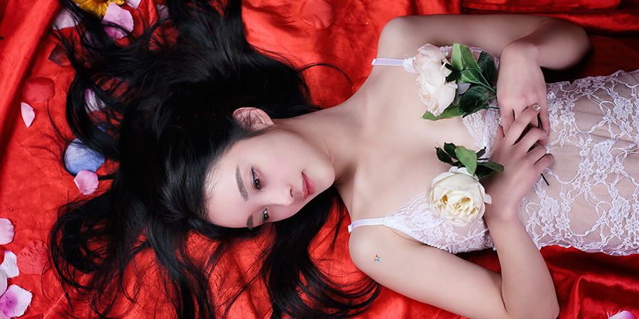 Model, Korean female model, sexy woman, beautiful woman, cute girl, Asian, red, flower,studio, 모델, 스튜디오촬영, 다라, 드레스, 꽃,빨강,