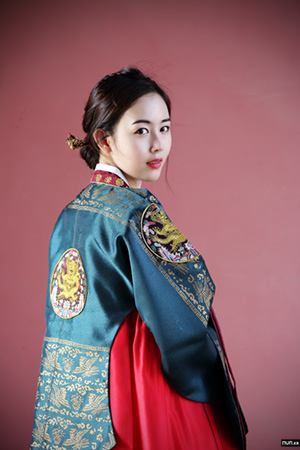 Model, Korean female model, sexy woman, beautiful woman, cute girl, Asian, Hanbok,  Korean traditional costume, 모델, 한국여자모델, 한복, 전통한복, 경복궁, 야외촬영, 출사, 야외출사, 한복촬영, 선영